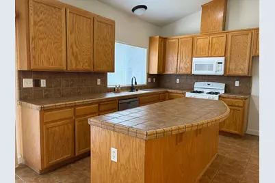 736 Elmwood Drive, Los Banos, CA 93635 - Photo 9