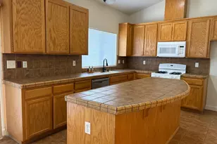 736 Elmwood Dr, Los Banos, CA 93635 - Photo 9