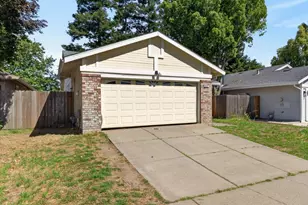 5331 Blue Sapphire Ct, Elk Grove, CA 95758 - Photo 3
