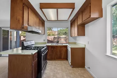 7242 Aberfeldy Way, Sacramento, CA 95842 - Photo 17