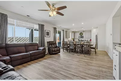 8025 Hughes Court, Citrus Heights, CA 95610 - Photo 5