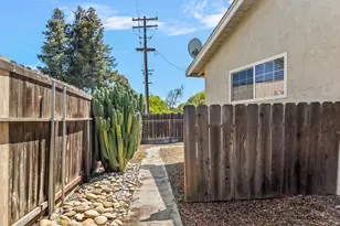 1213 Lexington Dr, Modesto, CA 95350 - Photo 27