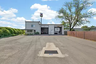 652 E Lockeford St, Lodi, CA 95240 - Photo 3