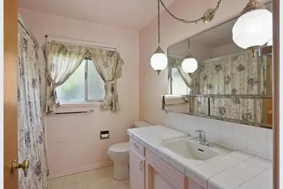 1617 Ashwood Drive, Modesto, CA 95350 - Photo 9