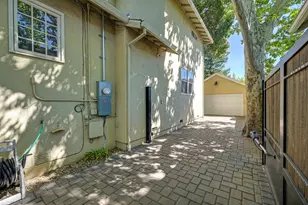 941 33rd St, Sacramento, CA 95816 - Photo 47