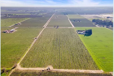 10400 E Harney Lane, Lodi, CA 95240 - Photo 7