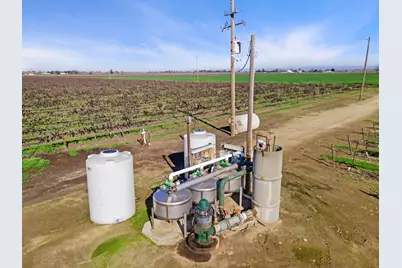 10400 E Harney Lane, Lodi, CA 95240 - Photo 9