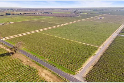 10400 E Harney Lane, Lodi, CA 95240 - Photo 11