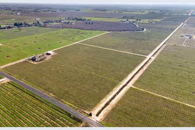 10400 E Harney Lane, Lodi, CA 95240 - Photo 1