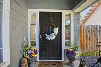 8870 Mandalay Way, Elk Grove, CA 95624 - Photo 3