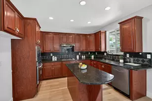 9475 Winding River Way, Elk Grove, CA 95624 - Photo 31