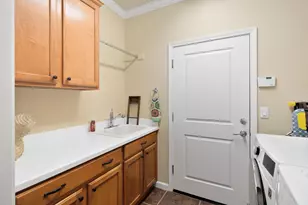 7560 Chatsworth Cir, Elk Grove, CA 95757 - Photo 37