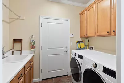 7560 Chatsworth Circle, Elk Grove, CA 95757 - Photo 37