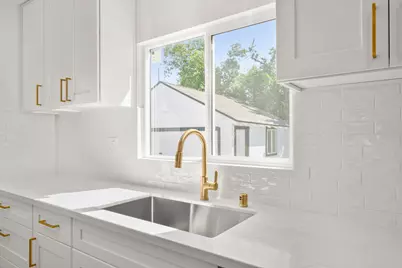 4416 Parker Avenue, Sacramento, CA 95820 - Photo 15