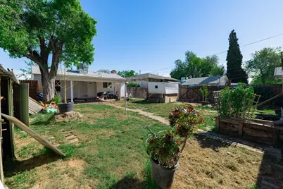 230 W 25th Street, Merced, CA 95340 - Photo 15