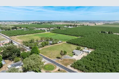 22082 Oleander Avenue, Manteca, CA 95337 - Photo 5