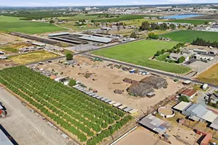 2406 S Walnut Rd, Turlock, CA 95380 - Photo 25