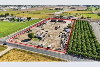 2406 S Walnut Road, Turlock, CA 95380 - Photo 29
