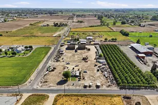 2406 S Walnut Rd, Turlock, CA 95380 - Photo 35