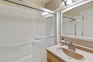 5712 Hillsdale Blvd, Sacramento, CA 95842 - Photo 11