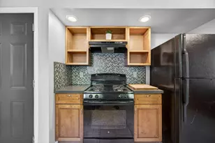 6748 Golf View Dr, Sacramento, CA 95822 - Photo 15