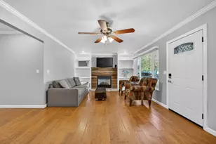 6748 Golf View Dr, Sacramento, CA 95822 - Photo 5