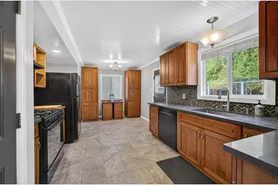 6748 Golf View Drive, Sacramento, CA 95822 - Photo 11