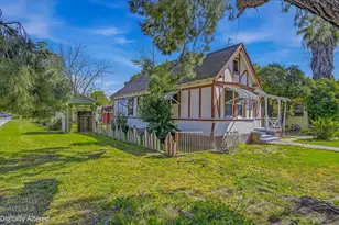 261 W 26th St, Merced, CA 95340 - Photo 7