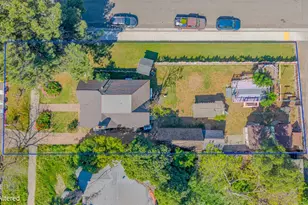 261 W 26th St, Merced, CA 95340 - Photo 15