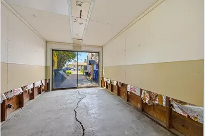 261 W 26th Street, Merced, CA 95340 - Photo 35