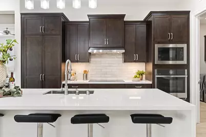 9042 Elliott Springs Drive, Elk Grove, CA 95624 - Photo 17