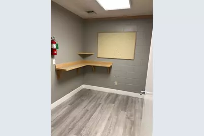 140 E Empire Avenue, Modesto, CA 95354 - Photo 19