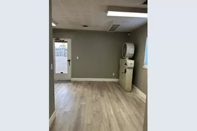 140 E Empire Avenue, Modesto, CA 95354 - Photo 21