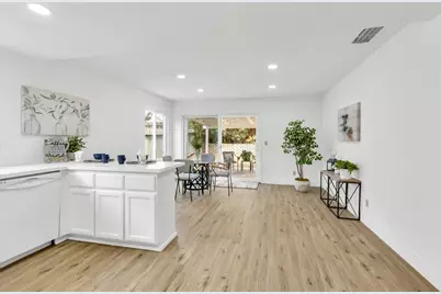 7843 Deer Creek Drive, Sacramento, CA 95823 - Photo 17