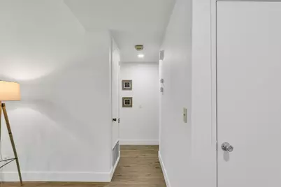 7843 Deer Creek Drive, Sacramento, CA 95823 - Photo 25