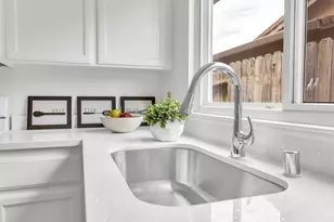 7843 Deer Creek Dr, Sacramento, CA 95823 - Photo 33