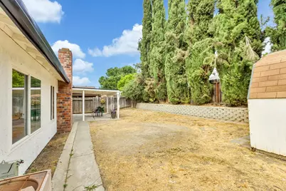 7843 Deer Creek Drive, Sacramento, CA 95823 - Photo 37
