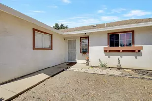 319 River Oaks Dr, Yuba City, CA 95991 - Photo 3