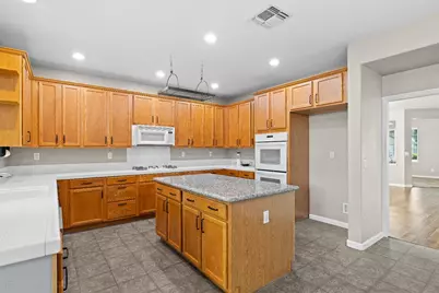 821 Hometown Way, Modesto, CA 95356 - Photo 15