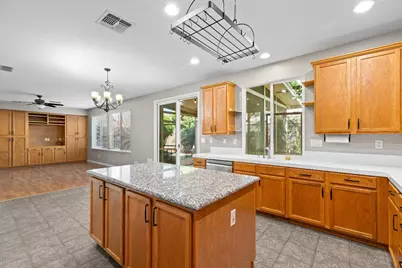 821 Hometown Way, Modesto, CA 95356 - Photo 17