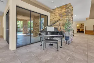 8 Kathy Ct, Sacramento, CA 95831 - Photo 5