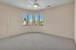8 Kathy Ct, Sacramento, CA 95831 - Photo 35