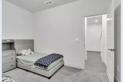 8840 Solo Way, Elk Grove, CA 95757 - Photo 17