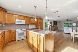 5295 Baumgart Way, Carmichael, CA 95608 - Photo 5