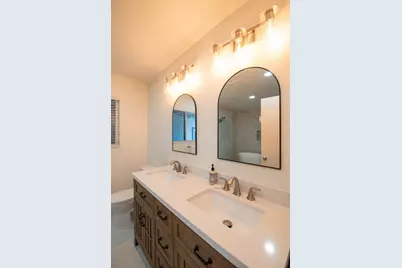 1118 Oxford Way, Stockton, CA 95204 - Photo 19