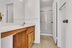 6400 Sunnyfield Way, Sacramento, CA 95823 - Photo 15