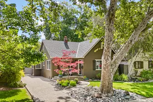 733 35th St, Sacramento, CA 95816 - Photo 3