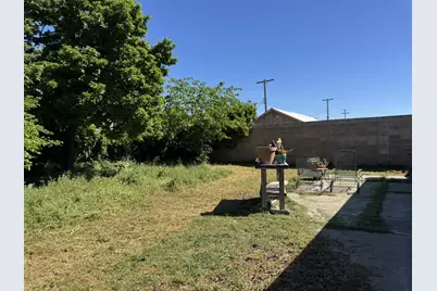 8763 Sunny Breeze Way, Sacramento, CA 95828 - Photo 11