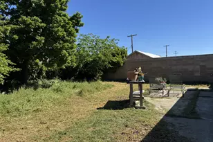 8763 Sunny Breeze Way, Sacramento, CA 95828 - Photo 11