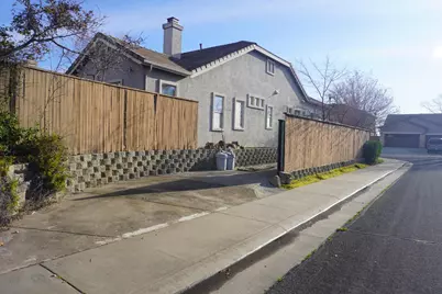 1593 Diamond Woods Circle, Roseville, CA 95747 - Photo 3